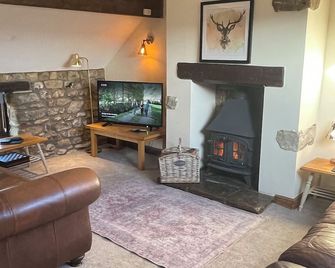 Craven Garth Cottages - Pickering - Living room