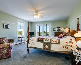 Payne's Harbor View Inn - Block Island - Bedroom