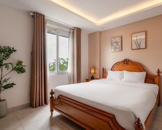 Sazi Erato Hotel - Free Airport & Breakfast - Ho Chi Minh City - Bedroom