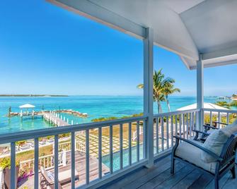 Islands Away: Your Private Bahamian Waterfront Retreat - Hope Town - Balcón