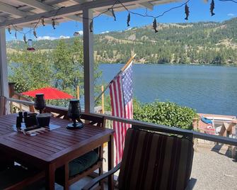 3 Bedroom on Lake with Private Dock - Republic - Balcón