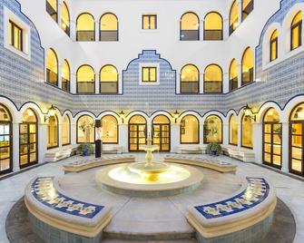 Pine Cliffs Ocean Suites, a Luxury Collection Resort & Spa, Algarve - Albufeira