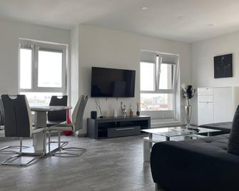Lakeview 2 Room Penthouse Rooftop Terrace W15 - 부쿠레슈티 - 거실