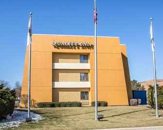 Quality Inn Elgin I-90 - Elgin - Gebäude