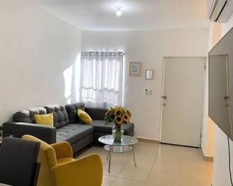 La Casita Amarilla (private residential) - Piedras Negras (Zaragoza)