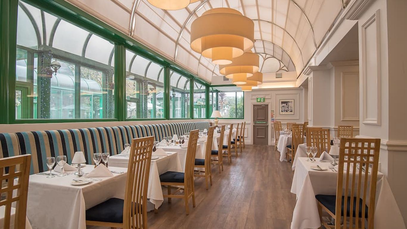 Norfolk Royale Hotel