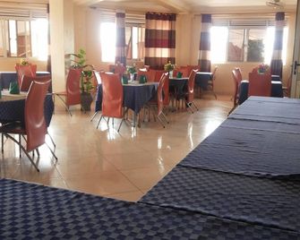 Hotel Good News - Lira - Restaurante