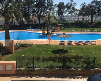 South facing 1st floor apartment over looking the pools, free wi-fi and sky tv - Manilva - Pool