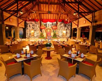 Inna Sindhu Beach Hotel & Resort - דנפסאר - מסעדה