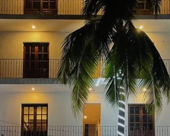 Los Gonzalez Hostal - Pto Vallarta - Edificio