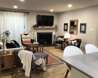 Updated condo in walkable Myers Park - Charlotte
