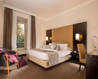 Hotel Savoy - Rome - Bedroom