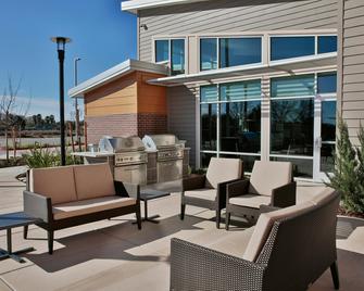 Residence Inn by Marriott Sacramento Davis - Davis - Terasa