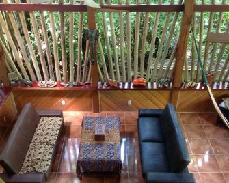 Chosa Manglar Nature Retreat - Puerto Jiménez - Living room
