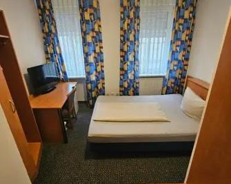 Hotel City Faber - Worms - Ložnice