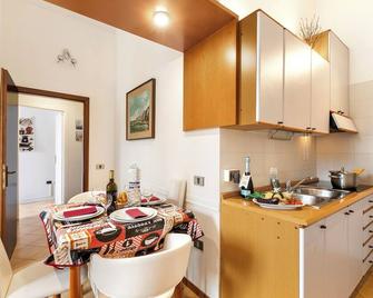 Lake View Historical Center Apartment - Riva del Garda - Bucătărie