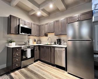 Brand new studio apartment rich with amenities! Less than 5 minutes to downtown - Spokane - Kitchen