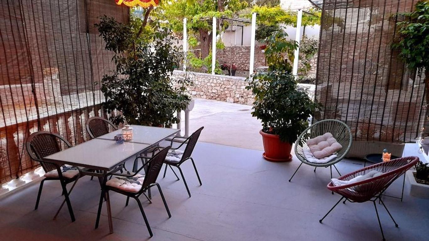 Pansion Ivan & Ivana