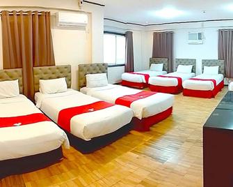 OYO 414 Humberto's Hotel - Davao City - Bedroom