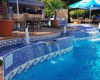 Hotel Sunquest - Мангалія - Басейн