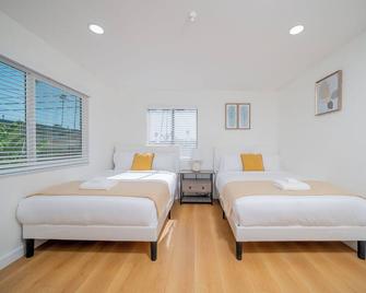 2bd/2ba Apartment Near Dt Alhambra - Alhambra - Bedroom