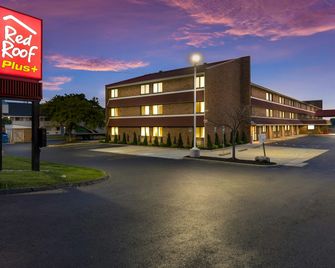 Red Roof Inn PLUS+ Columbus - Worthington - Columbus - Building