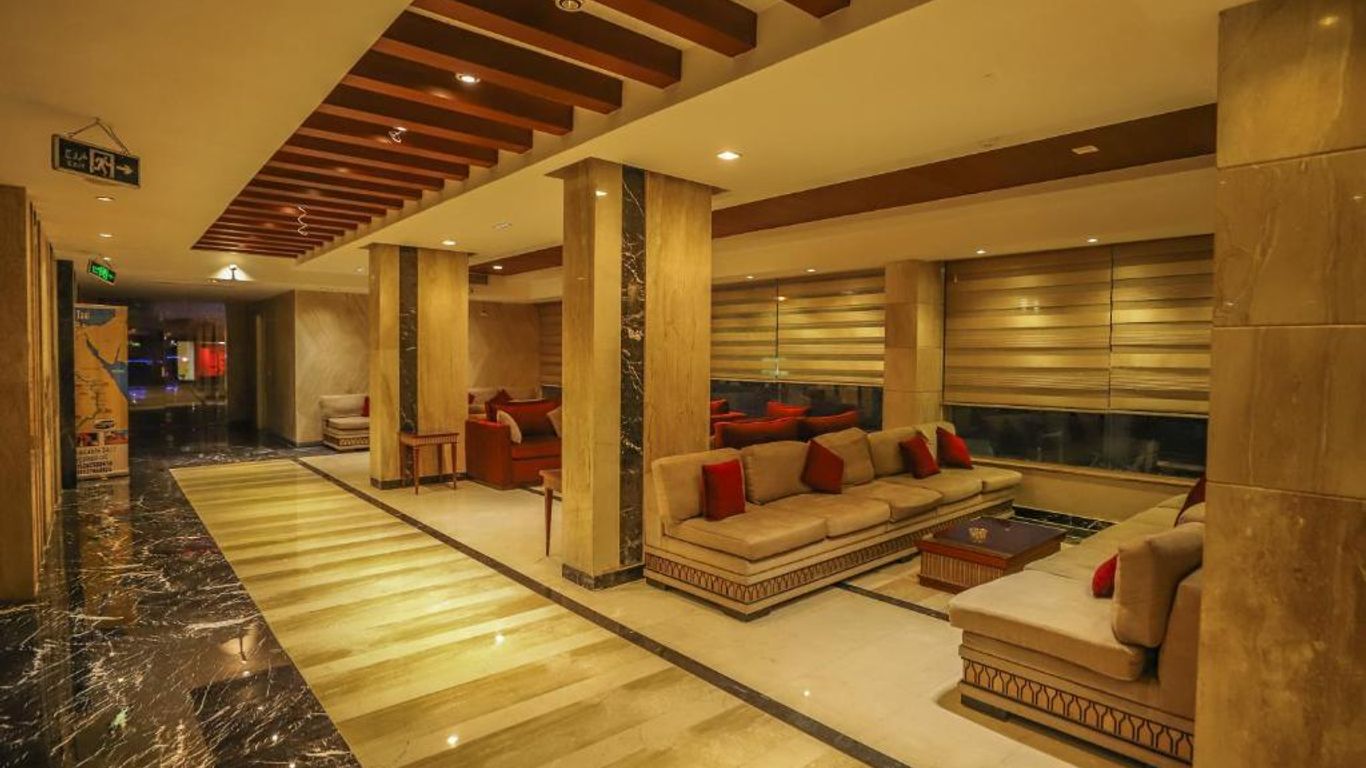 Aura Inn Tiba Pyramids Hotel