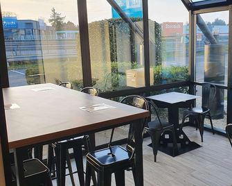Kyriad Direct Orleans - Olivet - La Source - Olivet - Balkon