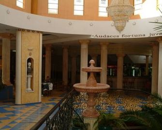 Hotel Dobrudja - Dobritsj - Lobby