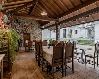 Room 'Casa Do Caldas - Quarto 5' with Shared Pool, Shared Terrace and Wi-Fi - Retorta - Restauracja