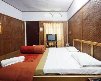 Hotel Jeetu - Kausani - Спальня