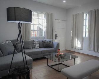 Modern Flat with 2 Bedrooms Near sea - Madero - Living room