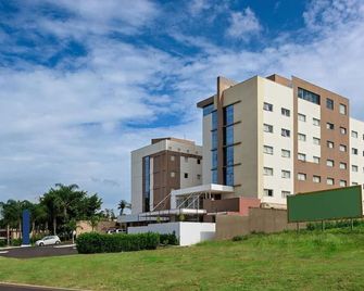 Golden Tower Maurilio Biagi by Fênix Hotéis - Ribeirão Preto - Building