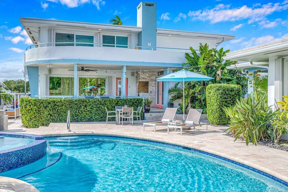 Two-Floor Suite Heated Pool Dock Access Quiet Neighborhood Saltaire One Resldences - فورت لاودردال - حوض السباحة