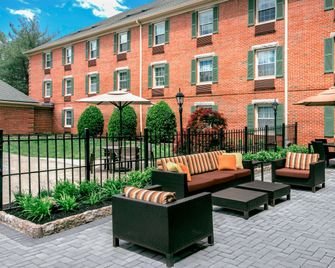 Sonesta Select Tinton Falls Eatontown - Tinton Falls - Patio