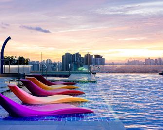 ibis Styles Manila Araneta City - Quezon City - Pool