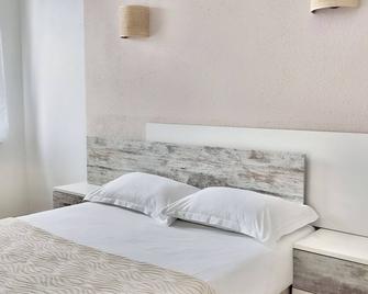 Hôtel La Tour des Anglais - Mayenne - Habitación