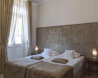 Hotel Willa Hueta - Kielce - Habitación