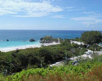 Palmsprings Accommodations - 3 Bedroom Cottage Near Horseshoe Bay - Southampton - Pláž