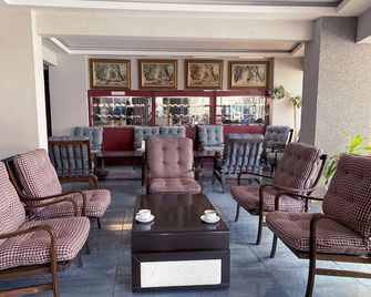 Balta Hotel - 埃 迪爾內 - 休閒室