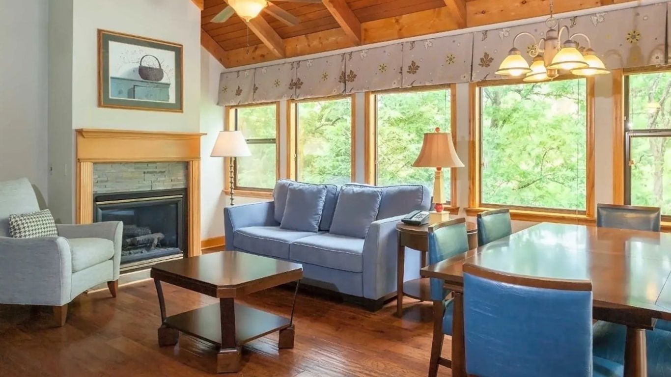 Bluegreen Vacations Laurel Crest, An Ascend Resort, Pigeon Forge |  HotelsCombined, image size:1366x768