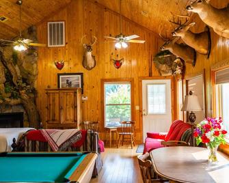 Tifton, GA - Shalom Guest House - Cabin in Peaceful Setting - Tifton - Annehmlichkeit