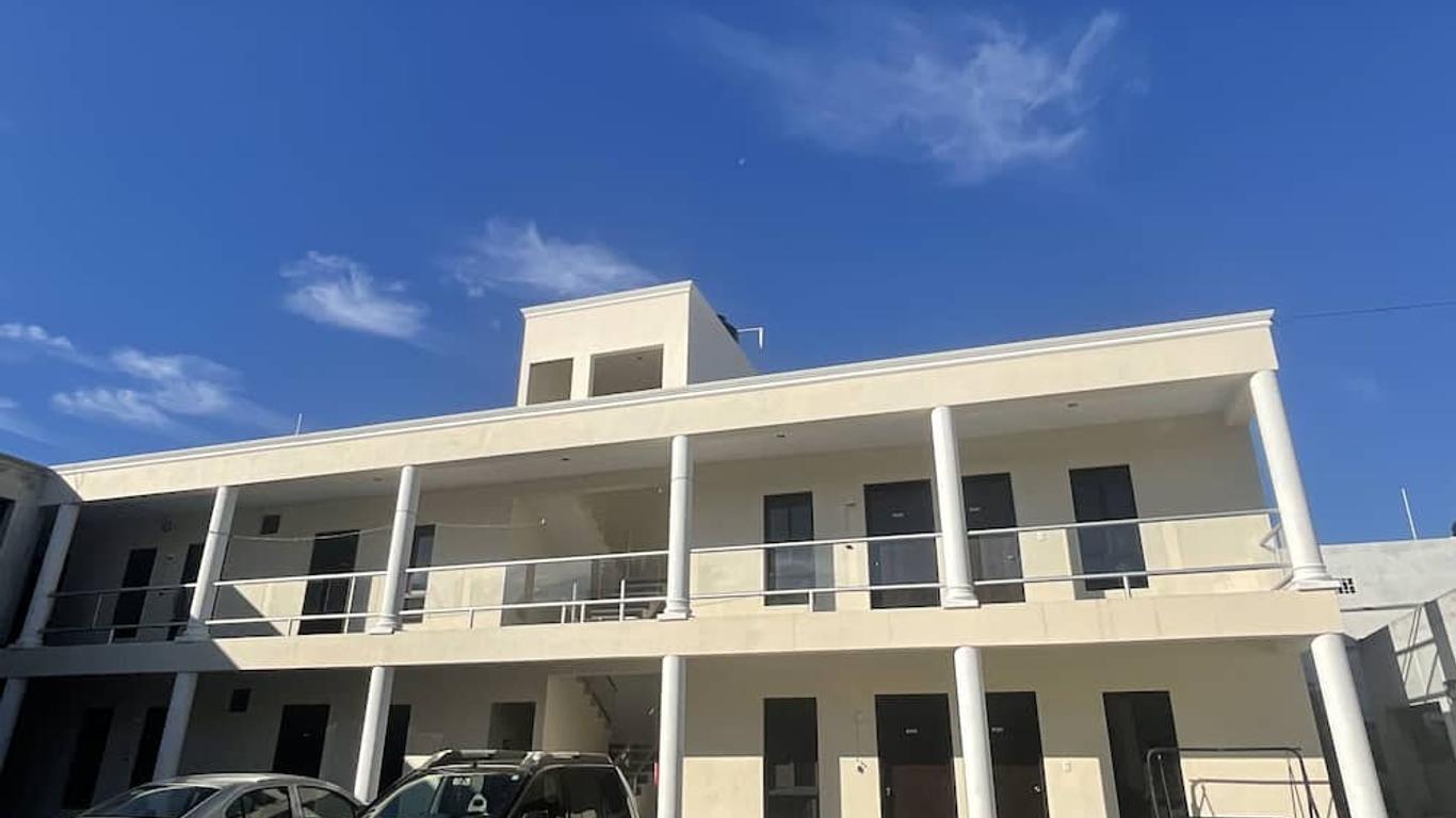 Hotel & Hostal 230