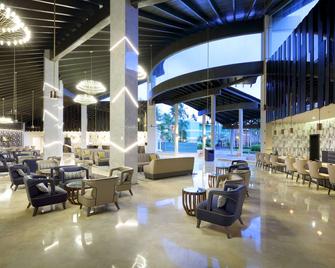 Grand Palladium Bavaro Suites Resort & Spa - Punta Cana - Lobby