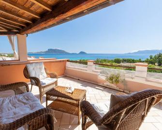 Costa Smeralda Holiday Apartments - Golfo Aranci - Balcon
