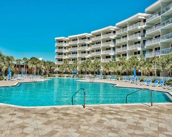 Lazy River! On the beach! Views! Next to Boardwalk!! - Fort Walton Beach - Pool