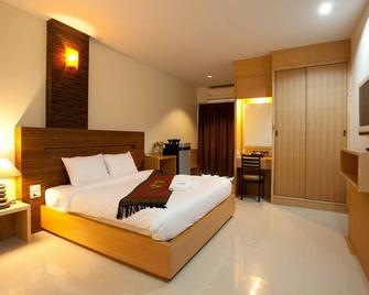 Amnauysuk Hotel - Khon Kaen - Bedroom