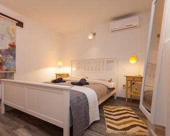 Apartments and Rooms Hey Rovinj - Rovinj - Bedroom