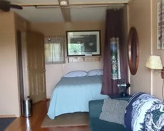 Cabins on the York - Loon Cabin #1 - Bancroft - Спальня