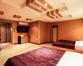 Asan Gonggan - Asan - Habitación